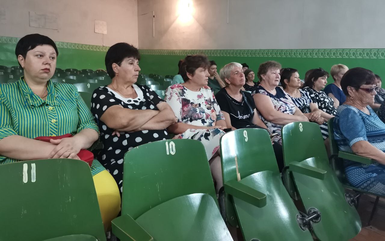 Глава Краснопартизанского района Юрий Бодров сегодня провел встречу с жителями села Сулак.