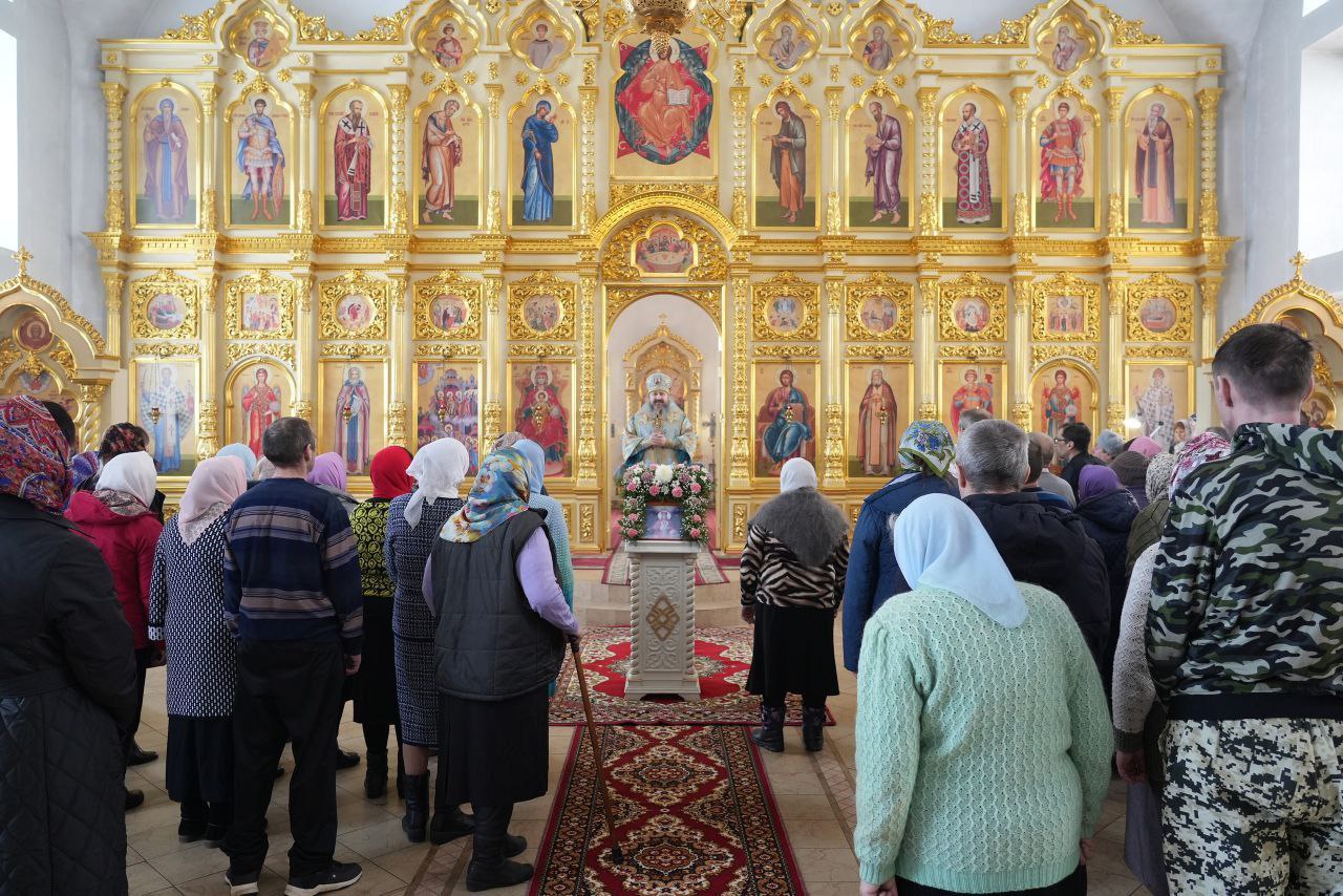 Божественная литургия в честь предстольного праздника иконы Божией Матери «Державная».