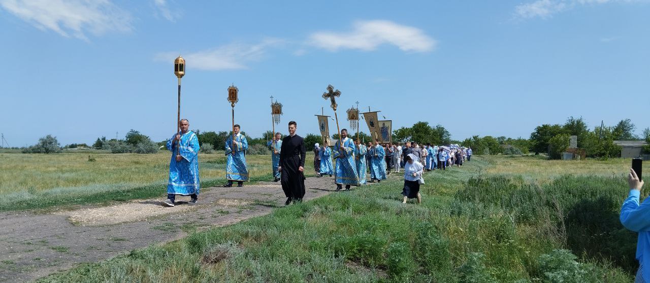 В селе Корнеевка  состоялся Крестный ход к часовне в честь иконы Божией Матери &quot;Испанская&quot;.