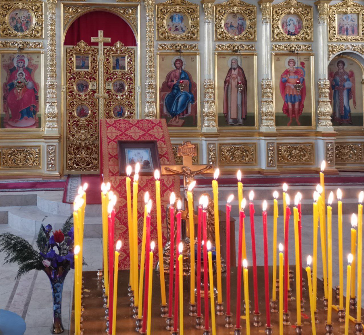 Сегодня, 9 мая, в храме в честь иконы Божией Матери &quot;Державная&quot; поселка Горный прошла  Панихида по всем воинам погибшим в годы Великой Отечественной Войны.