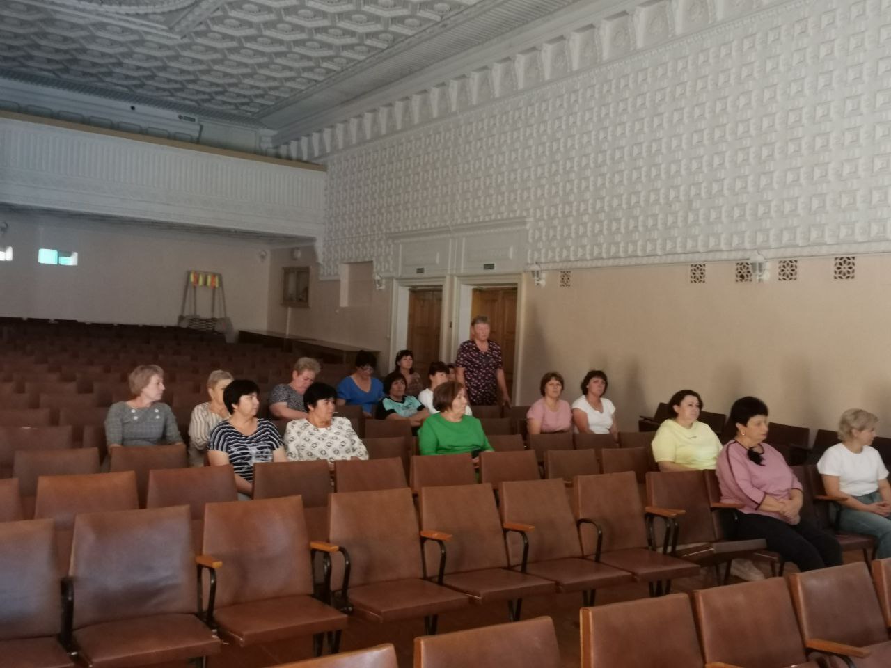 Третью встречу глава Краснопартизанского района Юрий Бодров провел с жителями посёлка Петровский и села Рукополь.