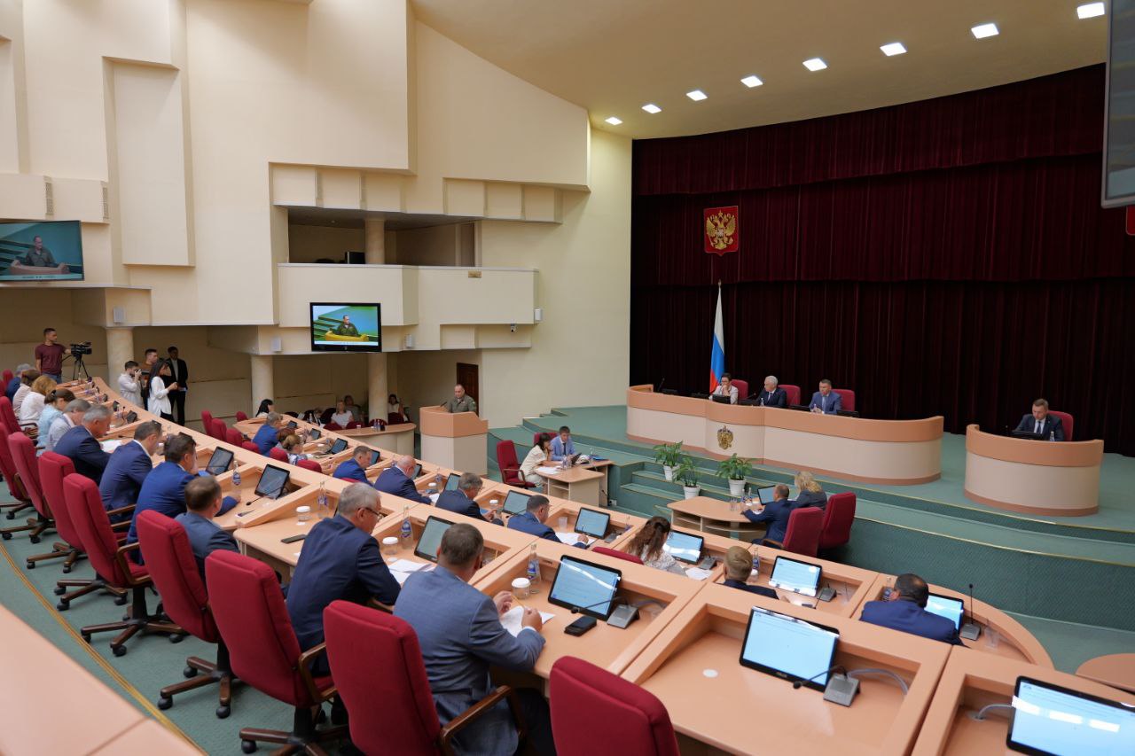 Сегодня на заседании областной думы были поддержаны важные изменения в бюджет.