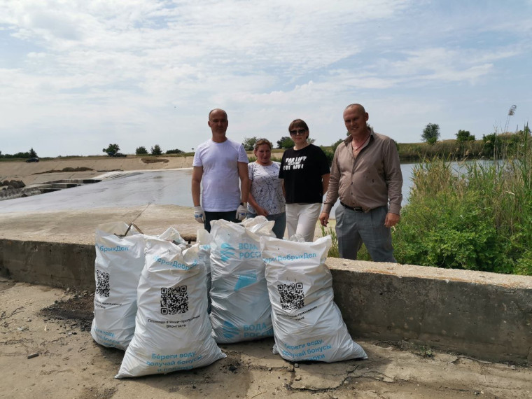 Волонтеры Краснопартизанского района провели акцию "Вода России". Волонтеры Краснопартизанского района провели акцию "Вода России".