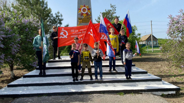 В Краснопартизанском районе прошла Всероссийская акция "Флаги Победы". В Краснопартизанском районе прошла Всероссийская акция "Флаги Победы".