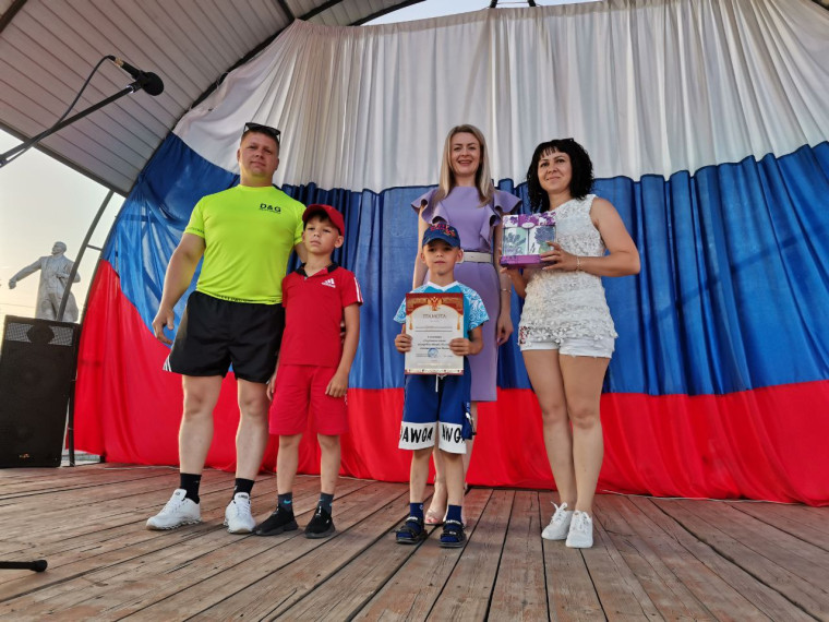 В Горном состоялась торжественная программа по случаю Дня России. В Горном состоялась торжественная программа по случаю Дня России.