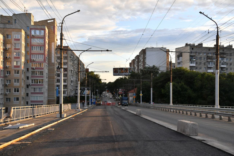 В Саратове завершается ремонт моста через Глебучев овраг. В Саратове завершается ремонт моста через Глебучев овраг.